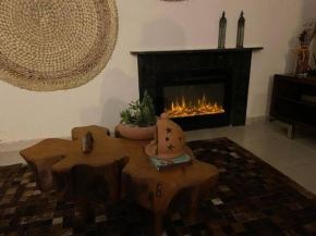 Chalé com excelente área de lazer e bem localizado